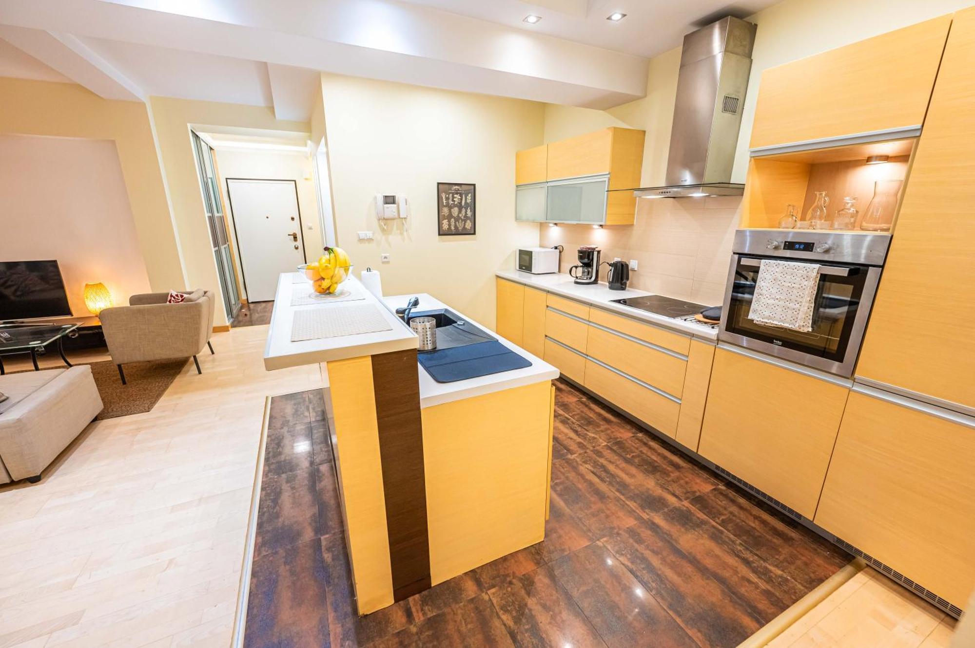 And Specious Two Bedrooms In The Old Town Apartamento