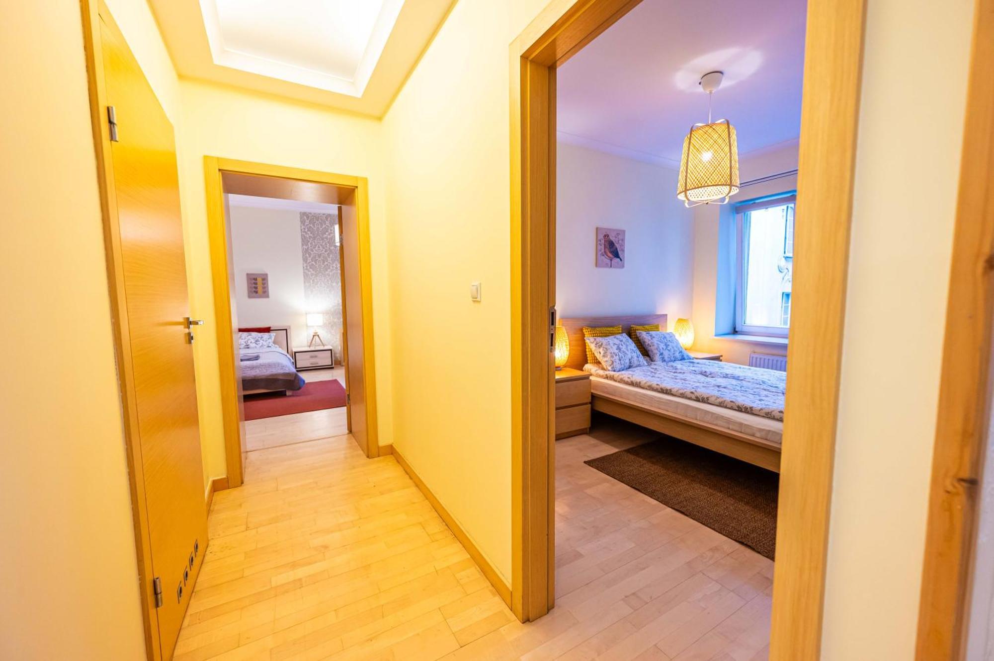And Specious Two Bedrooms In The Old Town Apartamento *
