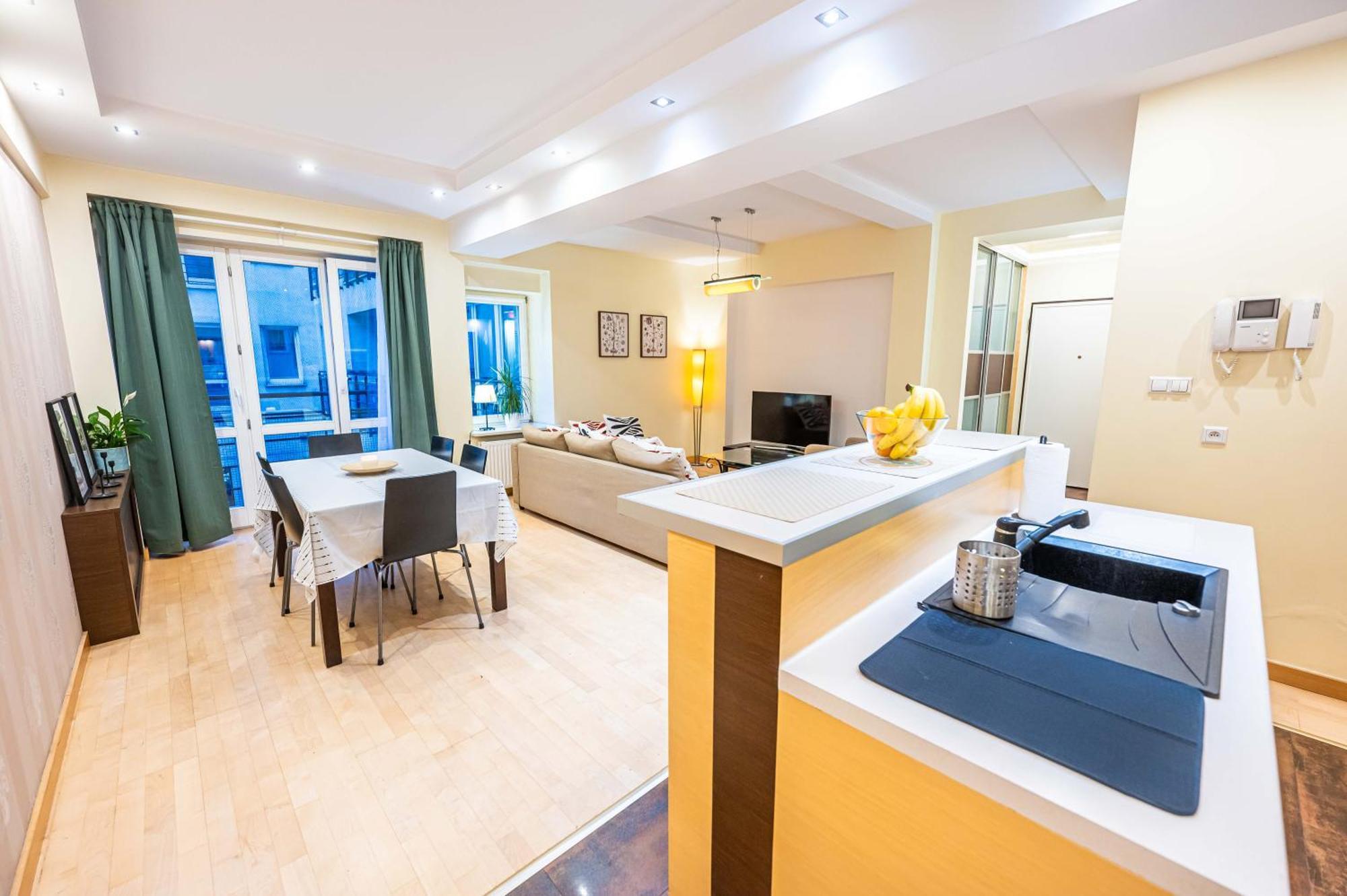 And Specious Two Bedrooms In The Old Town Apartamento *