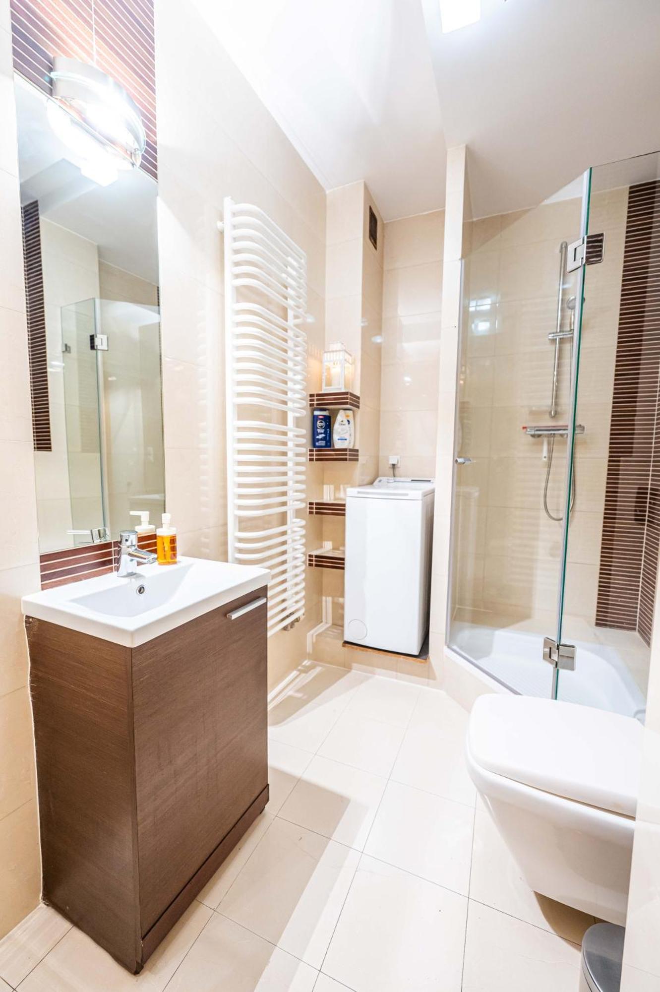 And Specious Two Bedrooms In The Old Town Apartamento