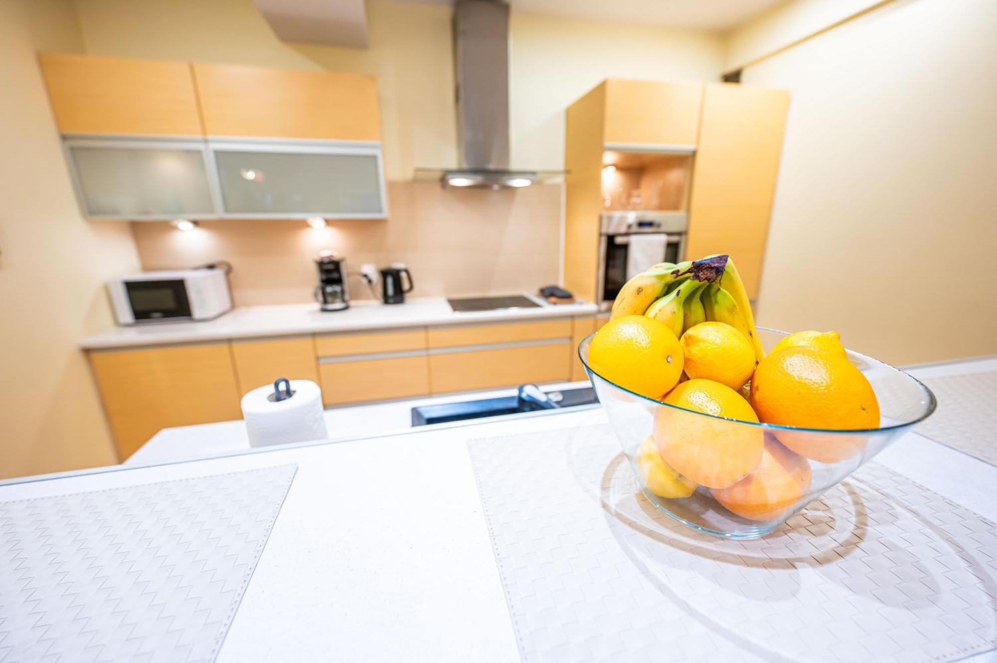 And Specious Two Bedrooms In The Old Town Apartamento *