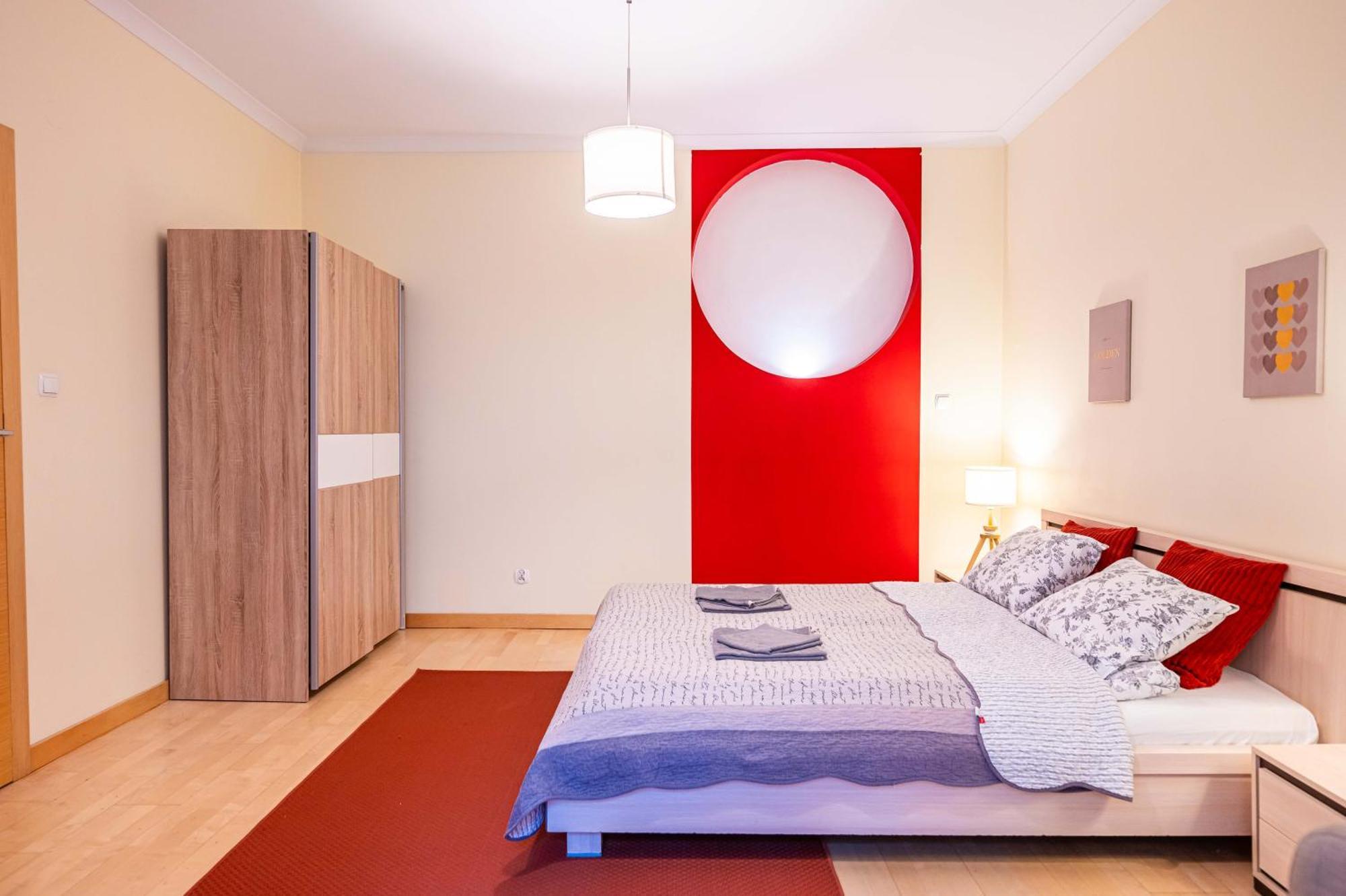 And Specious Two Bedrooms In The Old Town Apartamento