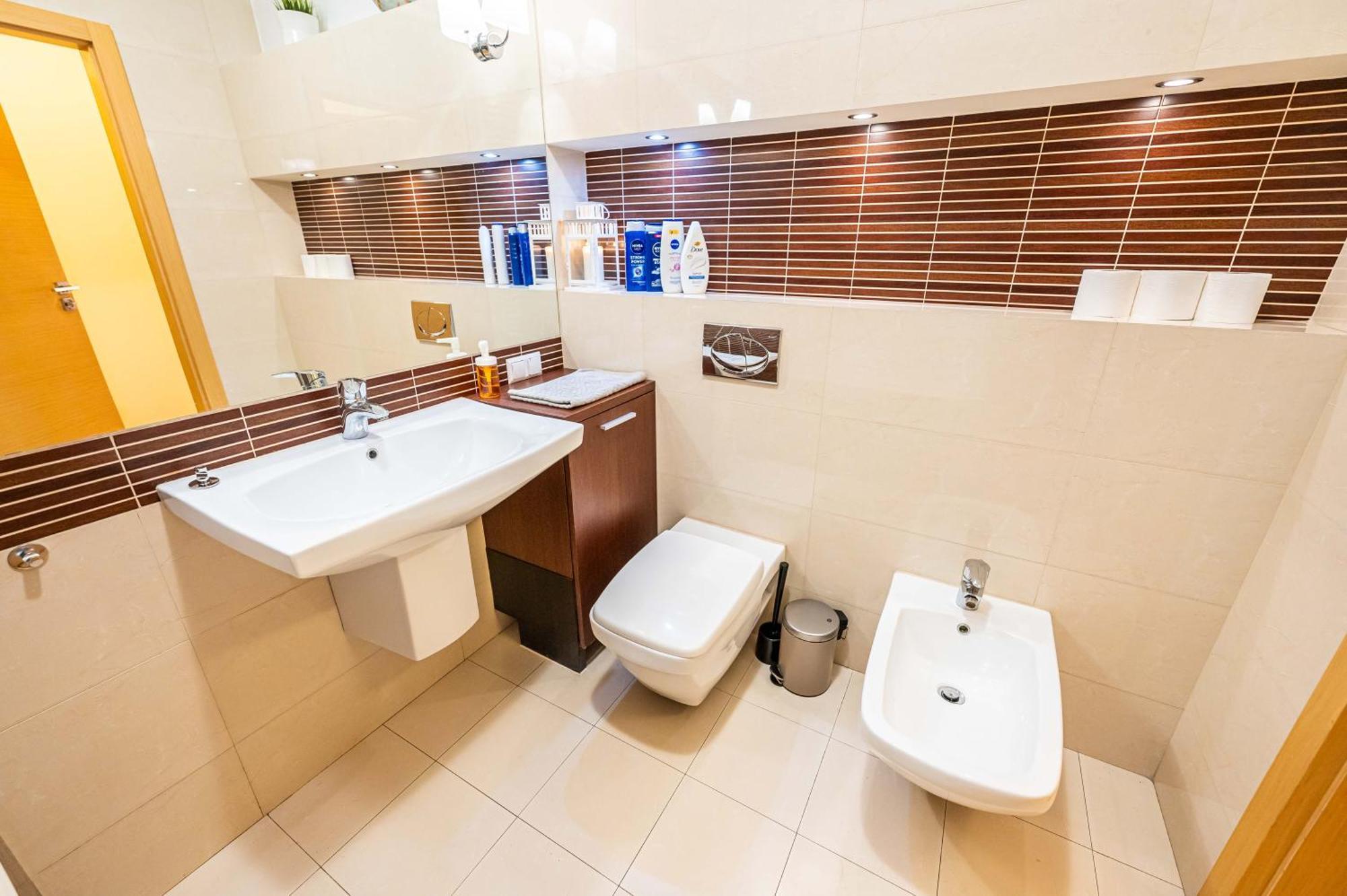 Apartment And Specious Two Bedrooms In The Old Town Krakow