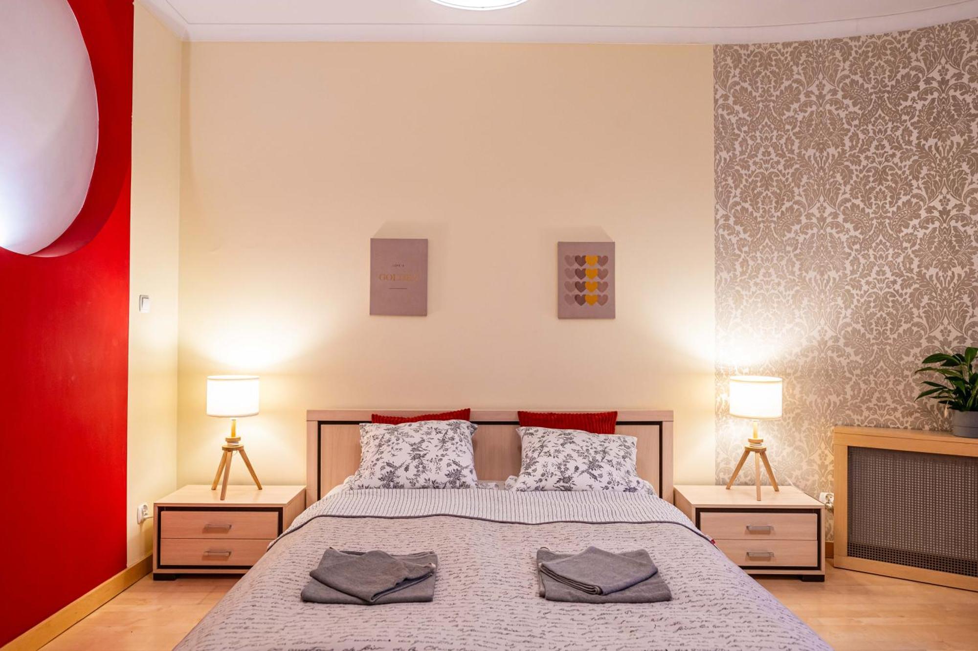 And Specious Two Bedrooms In The Old Town Apartment Krakow